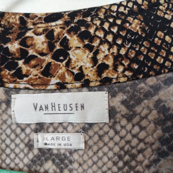 VanHeusen Snakeskin Print Women's Top Short Sleeves Collared Buttons Sz Large - Picture 9 of 12